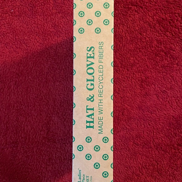 WINTER ESSENTIALS - Picture 7 of 8